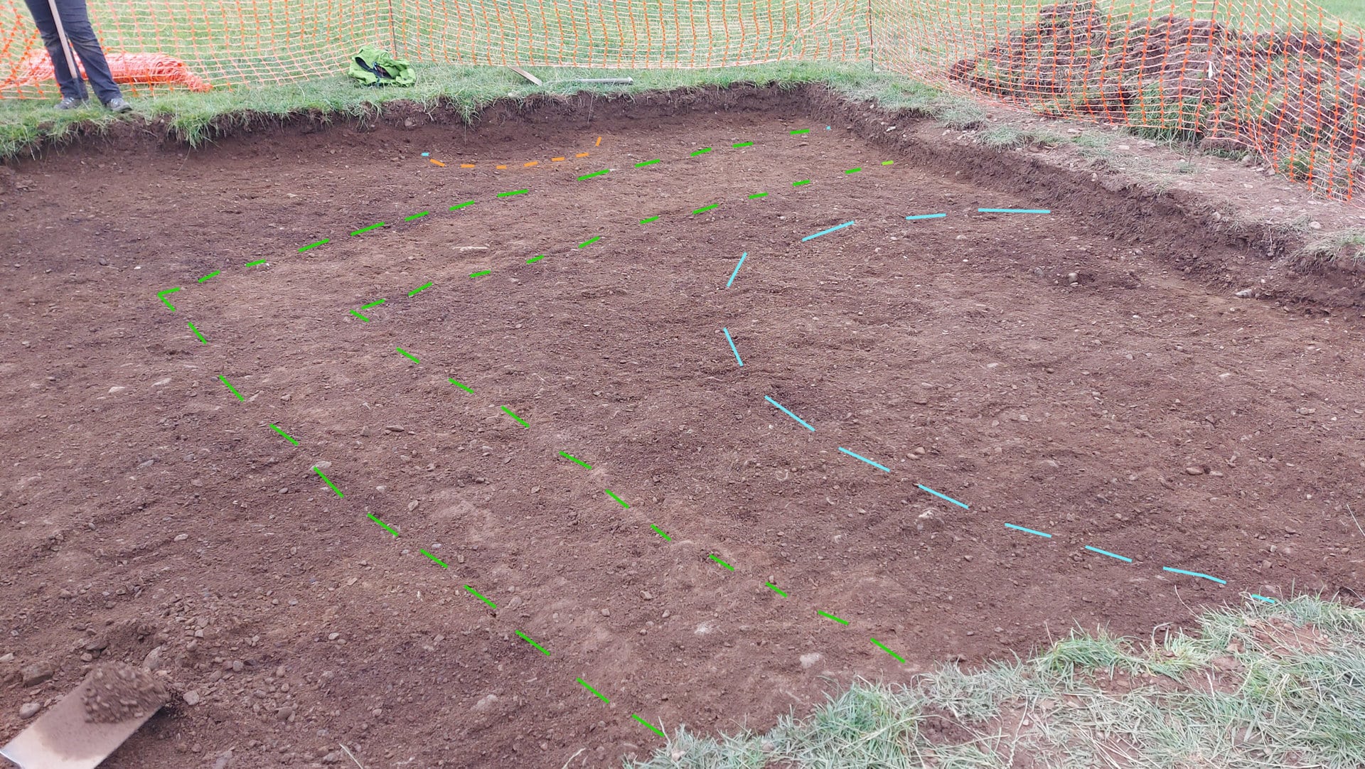 Trench 4 with annotated lines